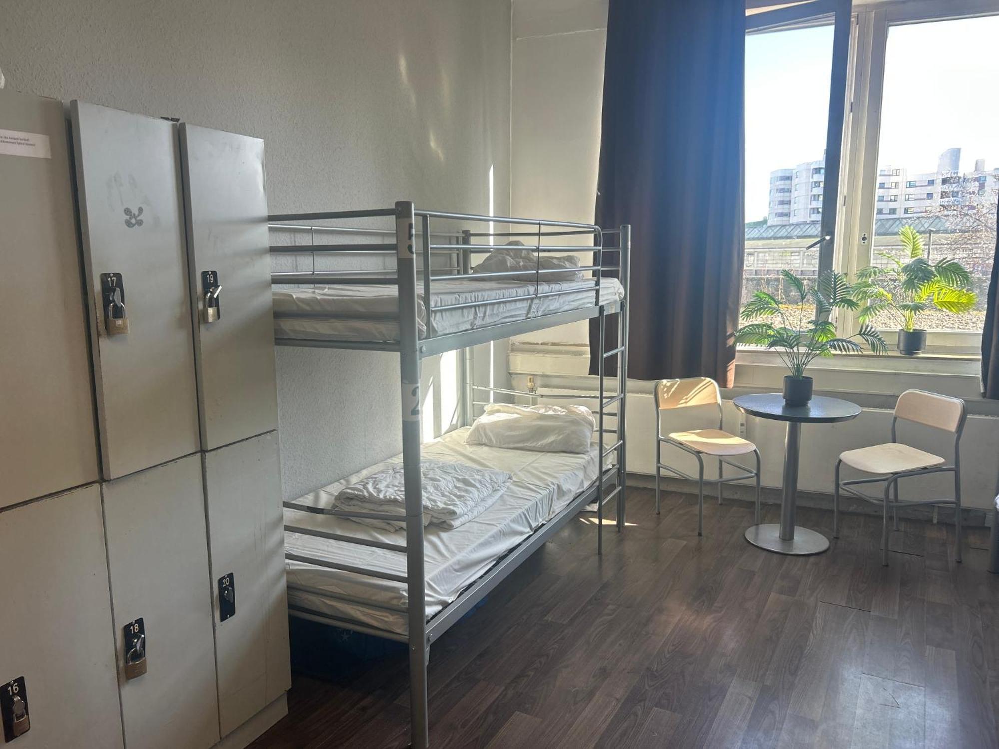 Bett im 8-Bett-Schlafsaal
